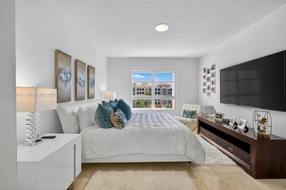 705 Crandon Blvd, Key Biscayne, FL 33149