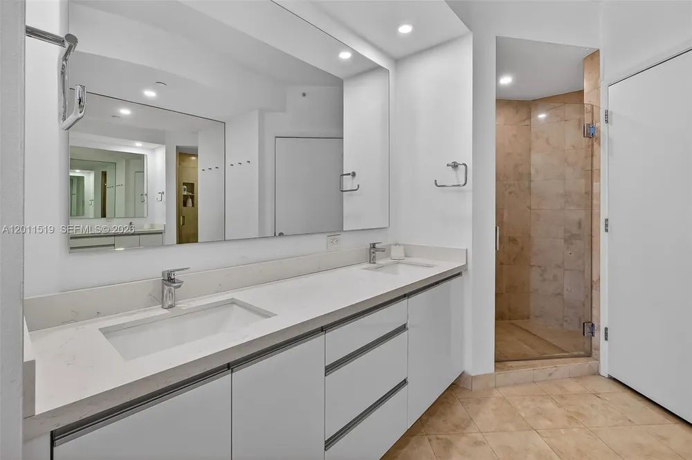 705 Crandon Blvd, Key Biscayne, FL 33149