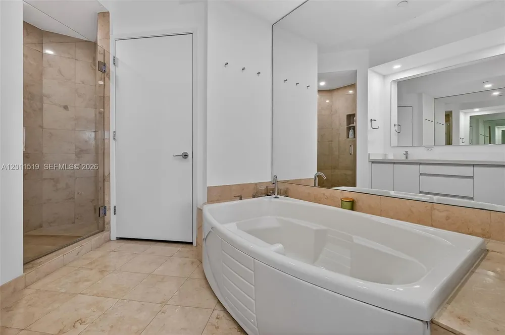 705 Crandon Blvd, Key Biscayne, FL 33149