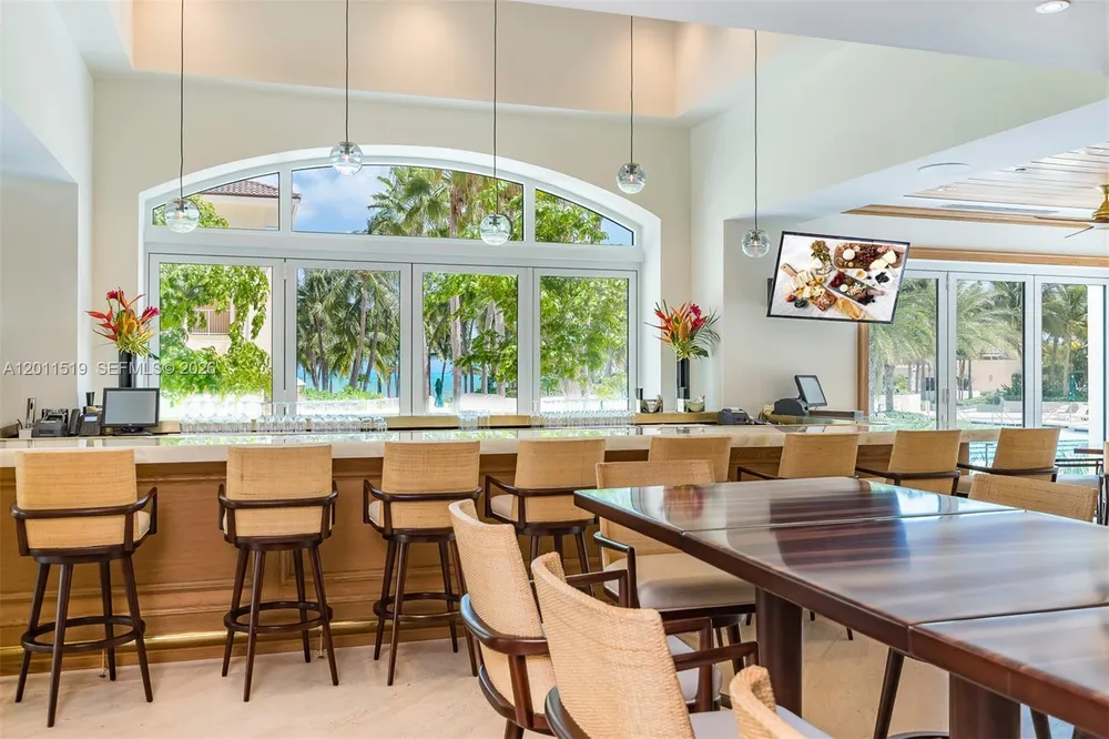 705 Crandon Blvd, Key Biscayne, FL 33149