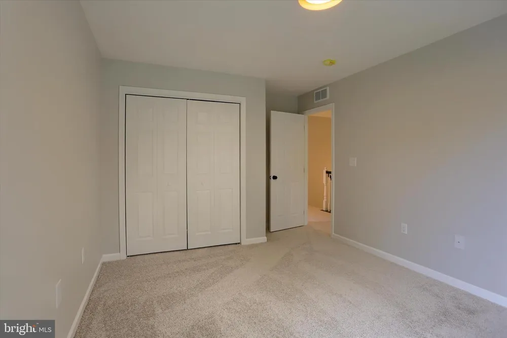 1199 Cross Creek Dr, Mechanicsburg, PA 17050