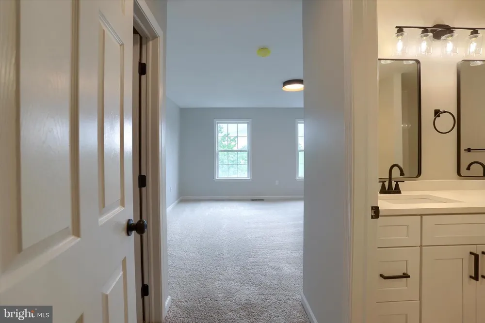 1199 Cross Creek Dr, Mechanicsburg, PA 17050