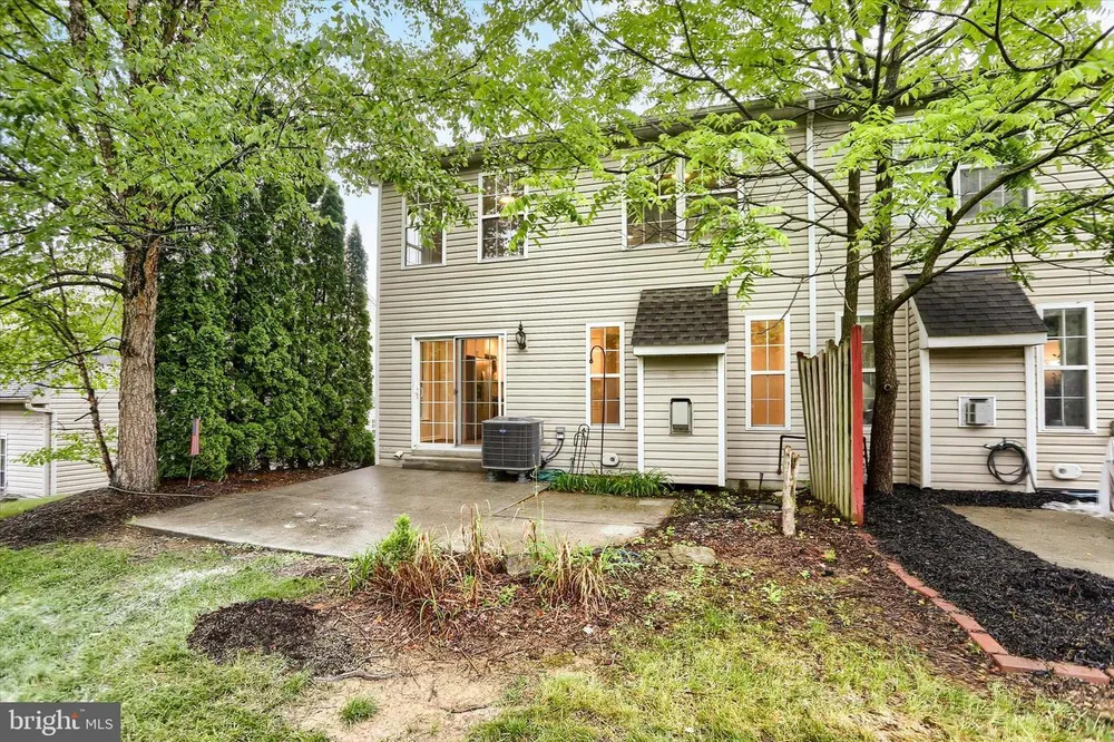 1199 Cross Creek Dr, Mechanicsburg, PA 17050