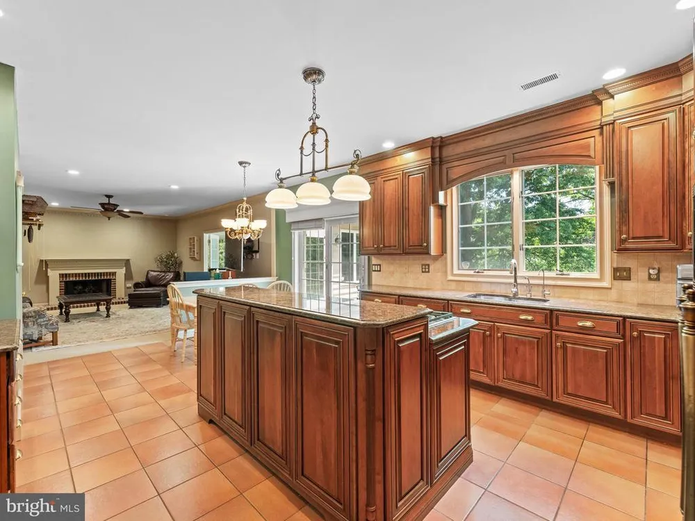 1424 Ridgewood Ln, Newtown, PA 18940