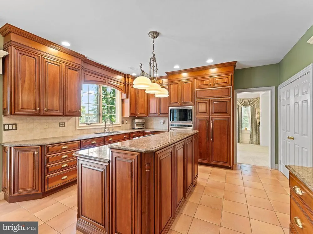 1424 Ridgewood Ln, Newtown, PA 18940