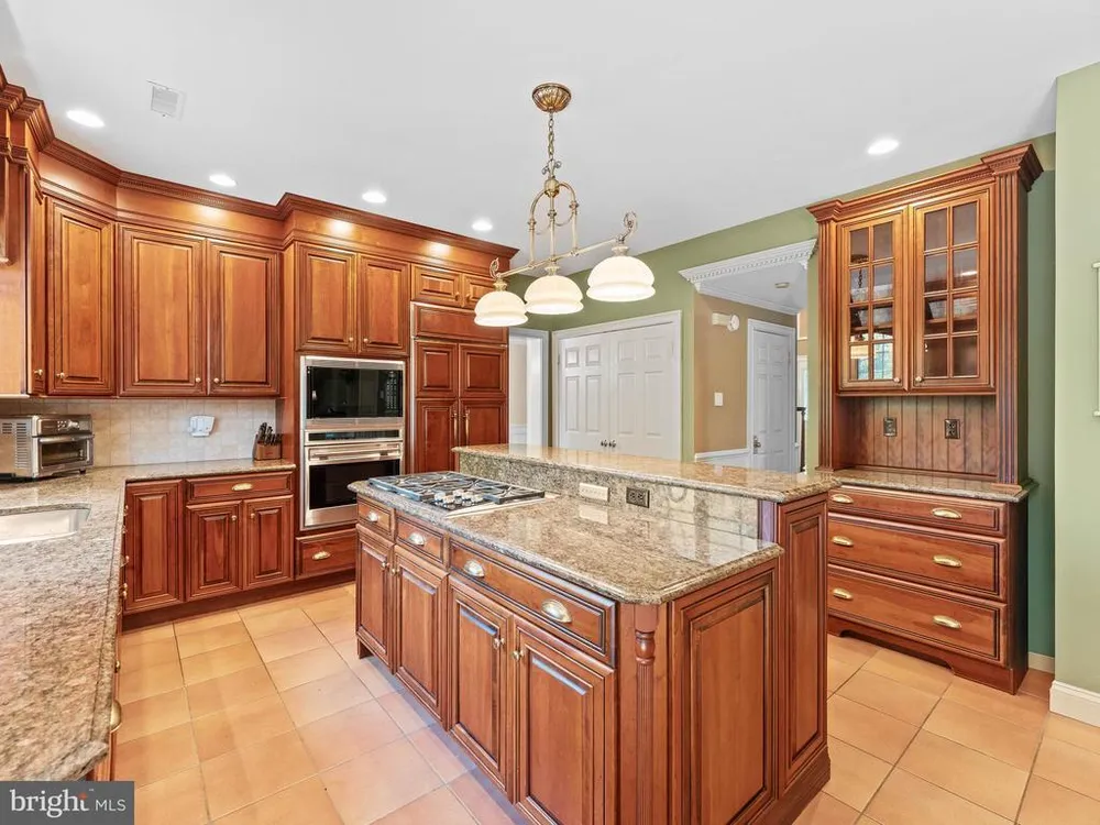 1424 Ridgewood Ln, Newtown, PA 18940
