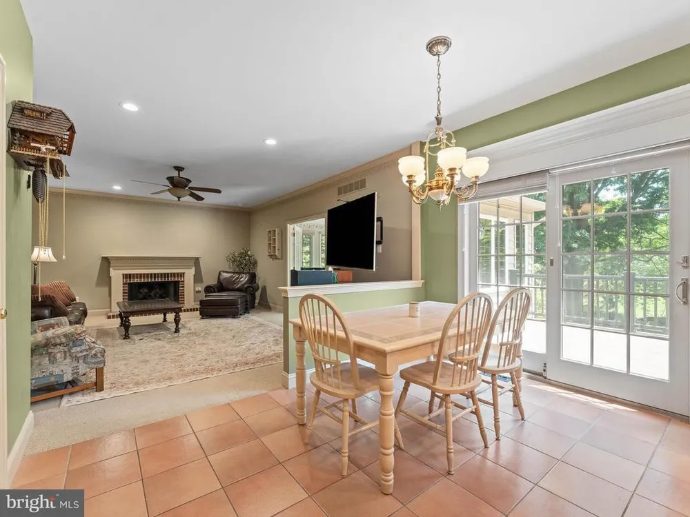 1424 Ridgewood Ln, Newtown, PA 18940