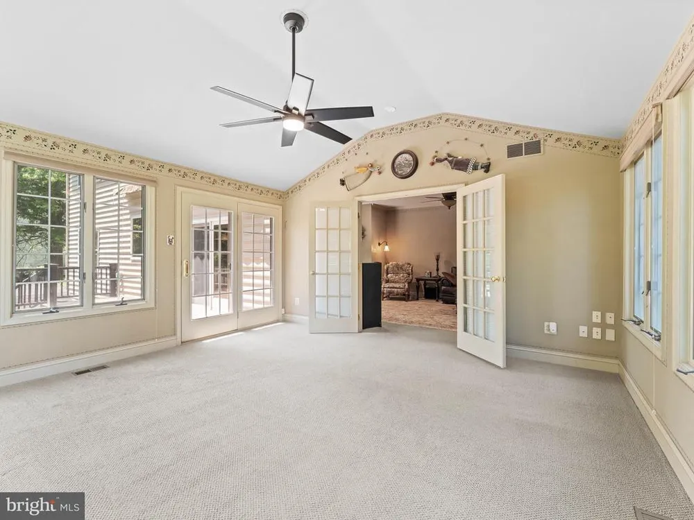 1424 Ridgewood Ln, Newtown, PA 18940