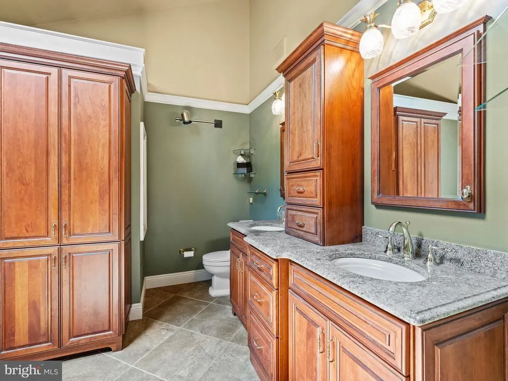 1424 Ridgewood Ln, Newtown, PA 18940