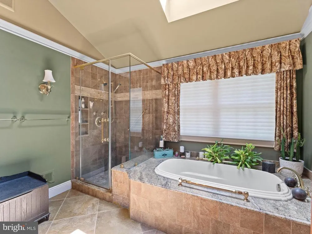 1424 Ridgewood Ln, Newtown, PA 18940