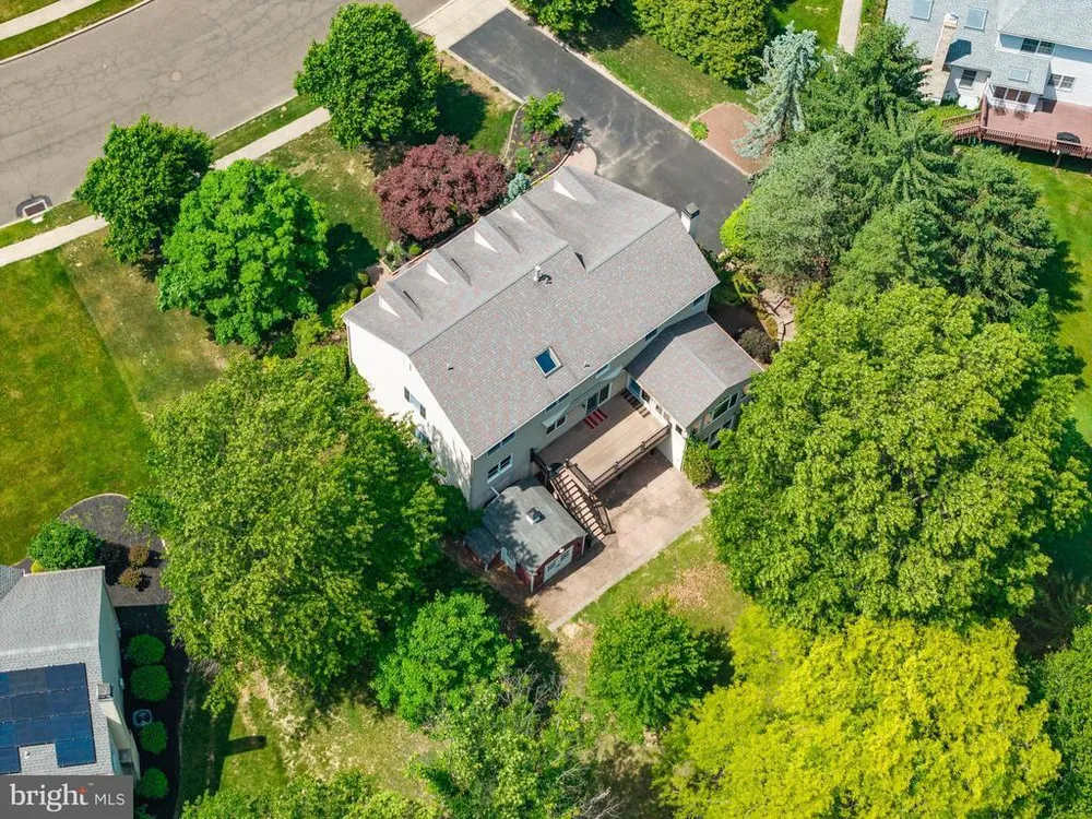 1424 Ridgewood Ln, Newtown, PA 18940