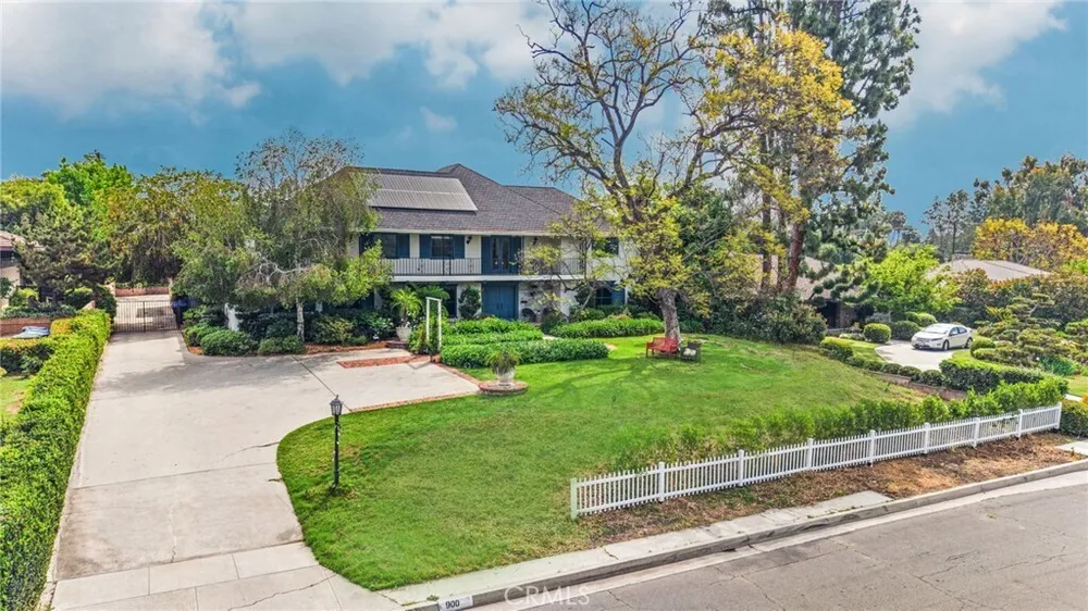 900 Gainsborough Dr, Pasadena, CA 91107