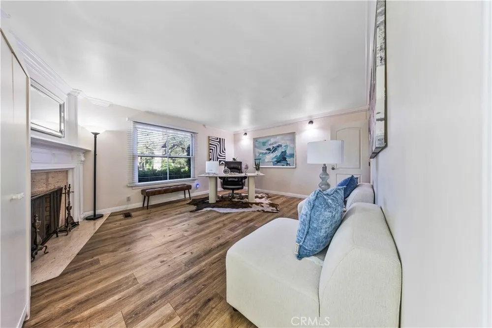 900 Gainsborough Dr, Pasadena, CA 91107