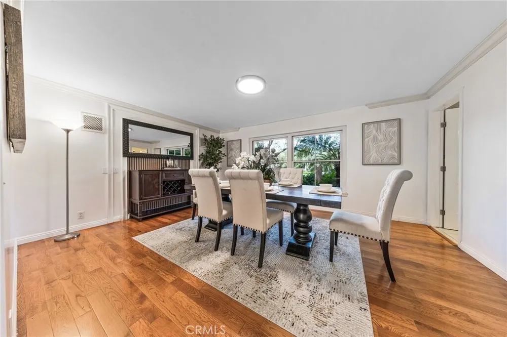 900 Gainsborough Dr, Pasadena, CA 91107