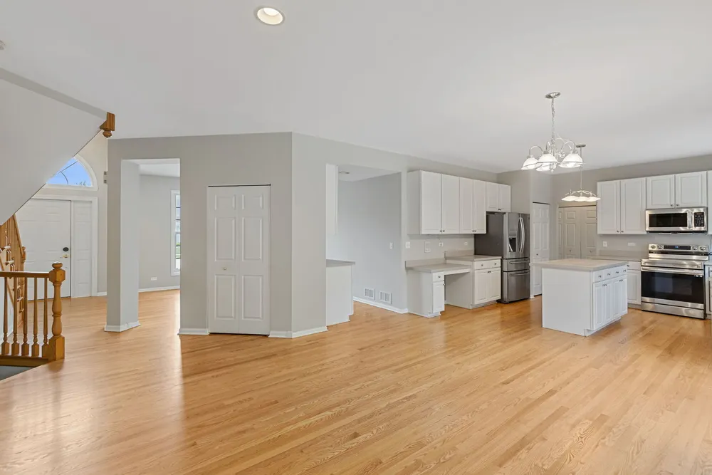 1311 Callen Ln, Des Plaines, IL 60016