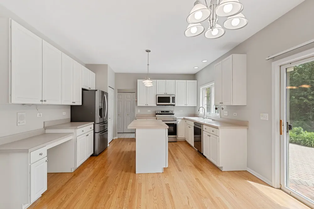 1311 Callen Ln, Des Plaines, IL 60016
