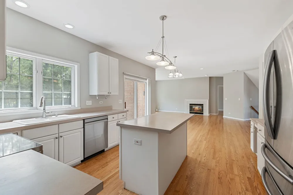 1311 Callen Ln, Des Plaines, IL 60016