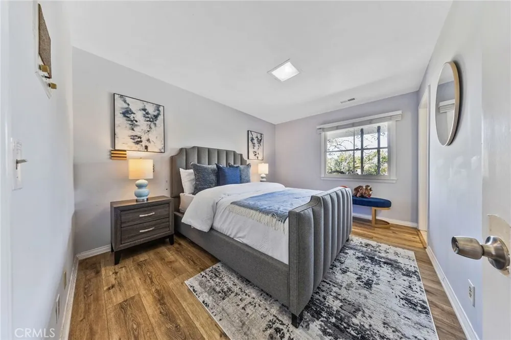 900 Gainsborough Dr, Pasadena, CA 91107