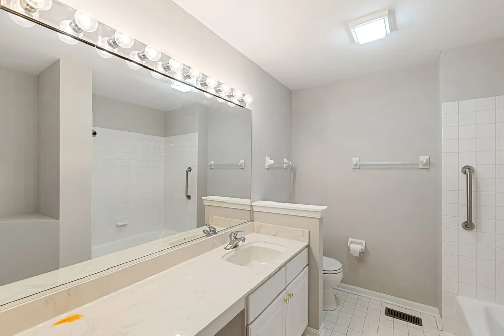 1311 Callen Ln, Des Plaines, IL 60016