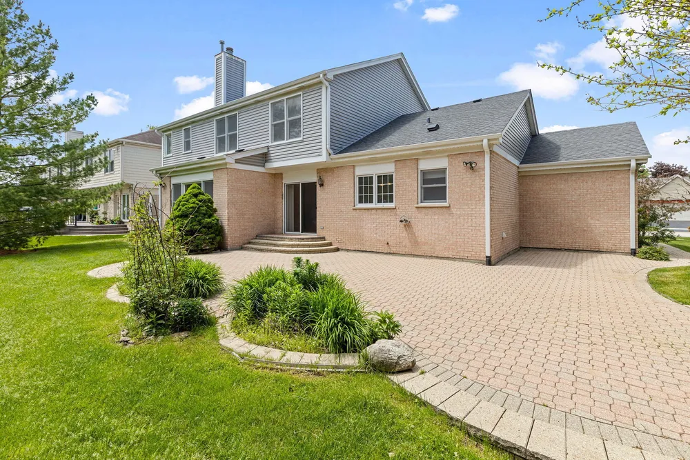 1311 Callen Ln, Des Plaines, IL 60016