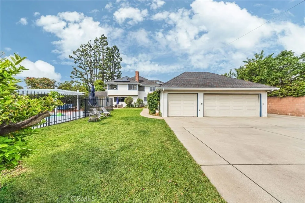 900 Gainsborough Dr, Pasadena, CA 91107