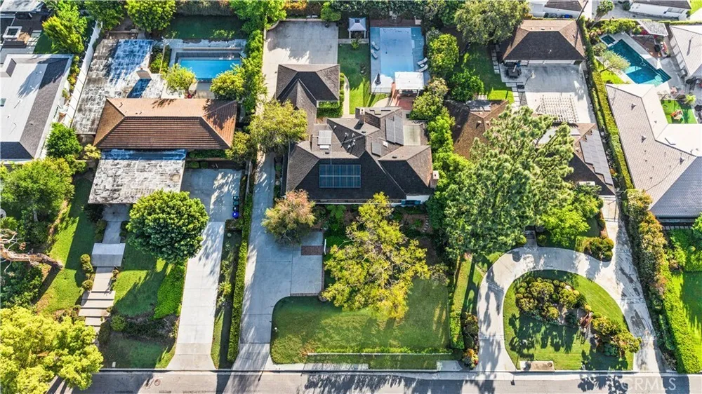 900 Gainsborough Dr, Pasadena, CA 91107