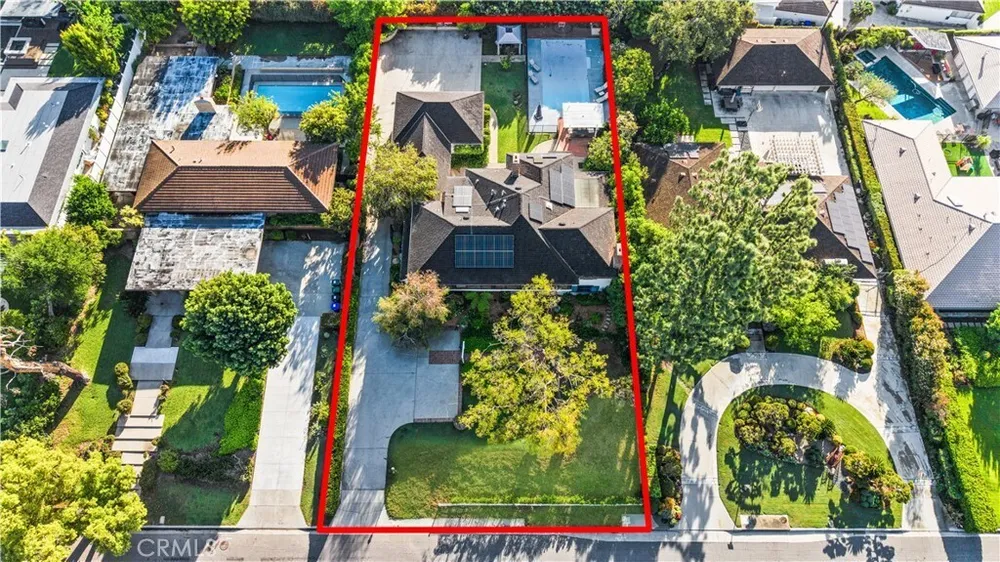 900 Gainsborough Dr, Pasadena, CA 91107
