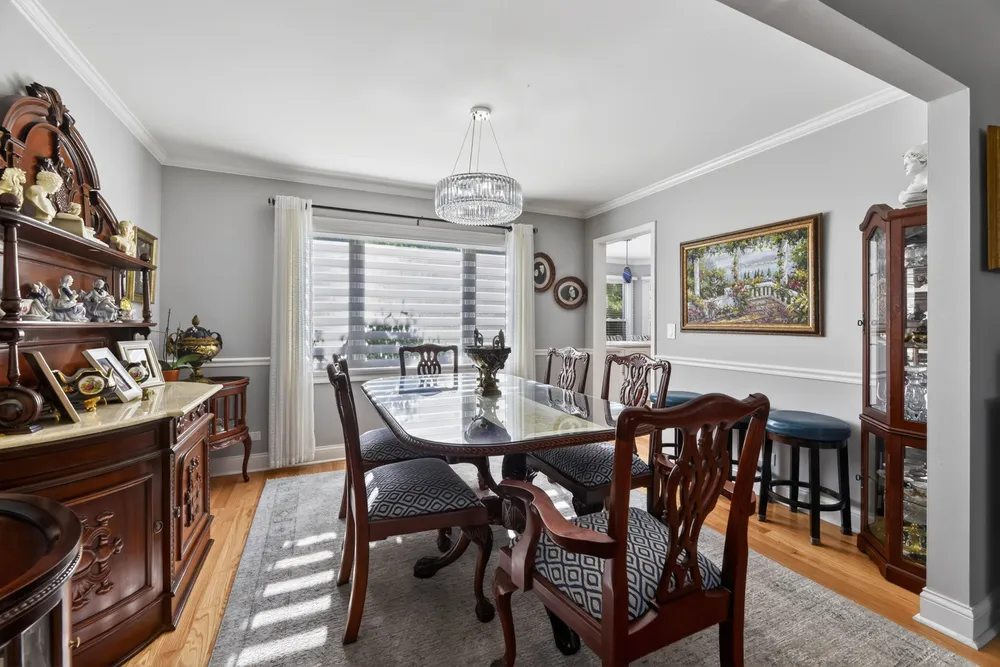 636 Stirling Ln, Prospect Heights, IL 60070