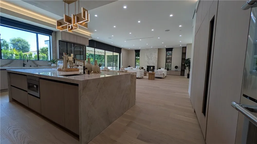 4528 Matilija Ave, Sherman Oaks, CA 91423