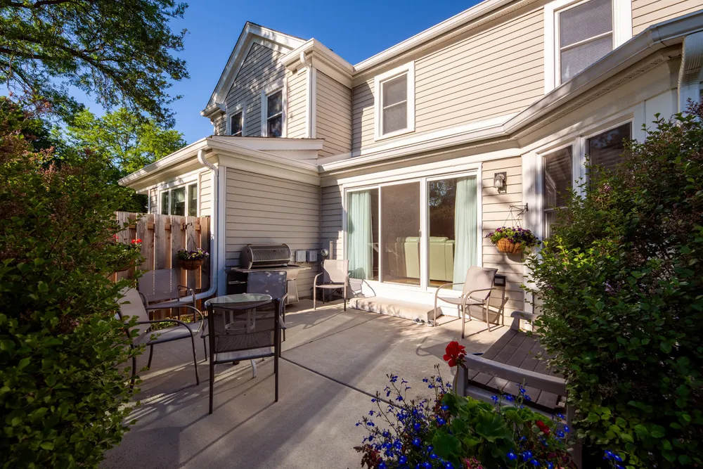 636 Stirling Ln, Prospect Heights, IL 60070