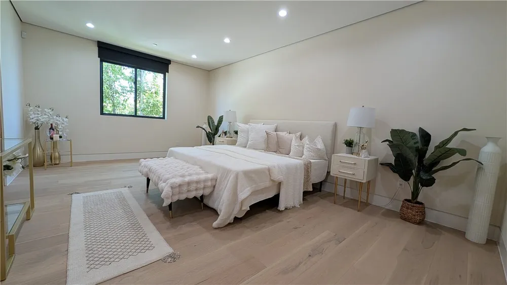 4528 Matilija Ave, Sherman Oaks, CA 91423