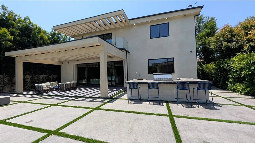 4528 Matilija Ave, Sherman Oaks, CA 91423