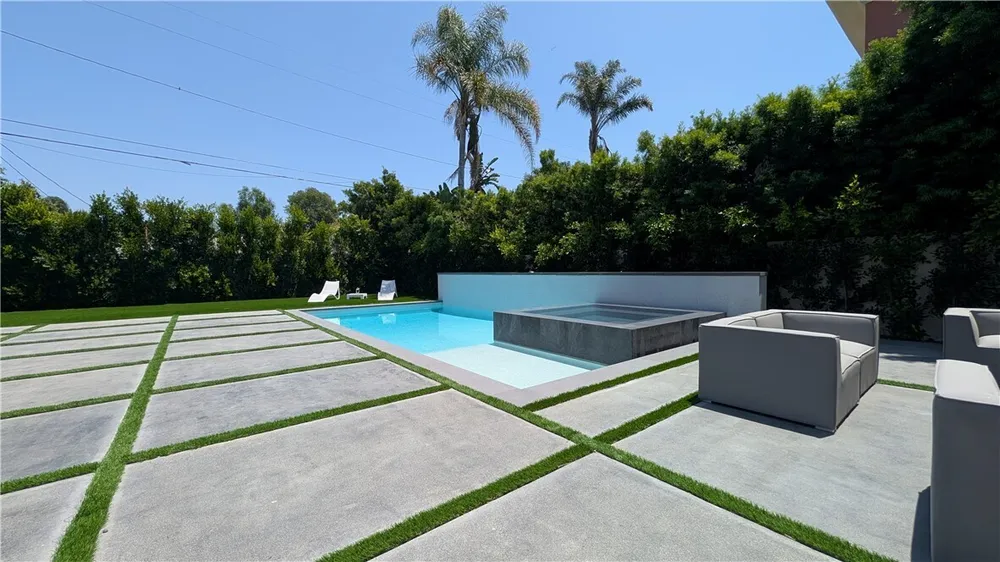 4528 Matilija Ave, Sherman Oaks, CA 91423
