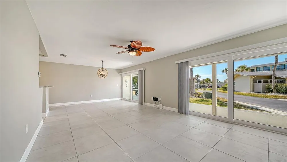 113 Whispering Sands Dr, Sarasota, FL 34242