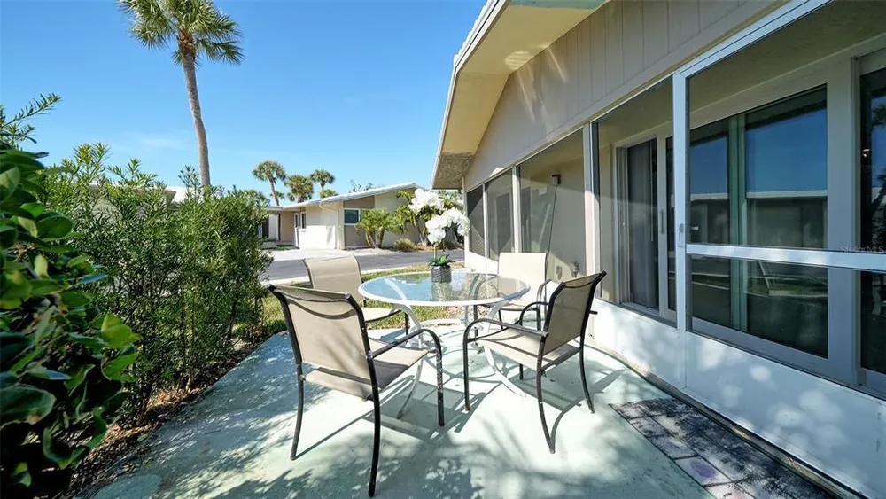 113 Whispering Sands Dr, Sarasota, FL 34242