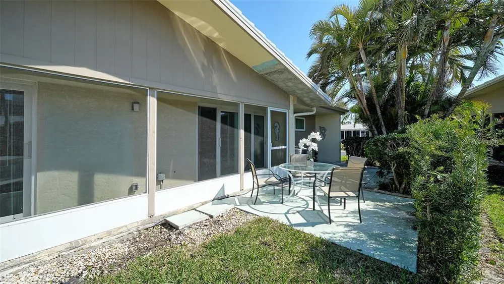 113 Whispering Sands Dr, Sarasota, FL 34242