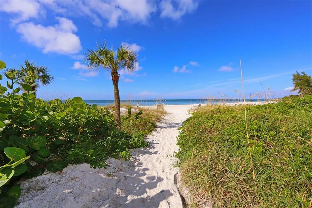 113 Whispering Sands Dr, Sarasota, FL 34242
