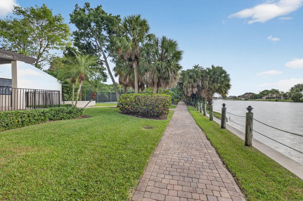 1940 SW 7th Pl, Boca Raton, FL 33486