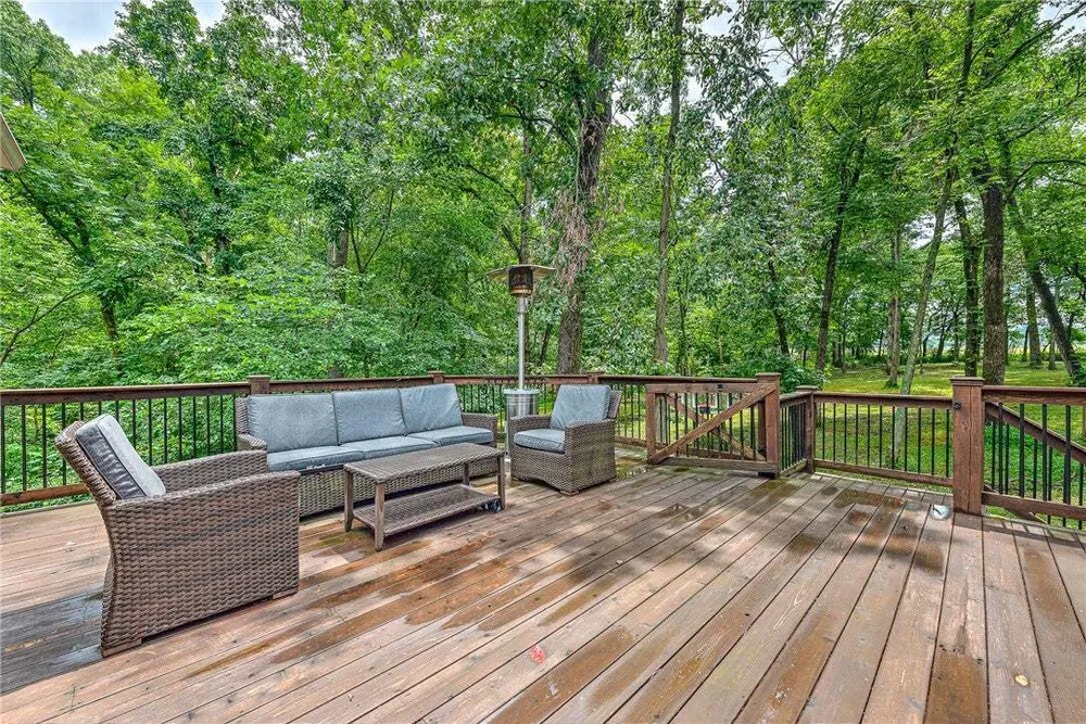 200 Kayla Dr, Rogers, AR 72756