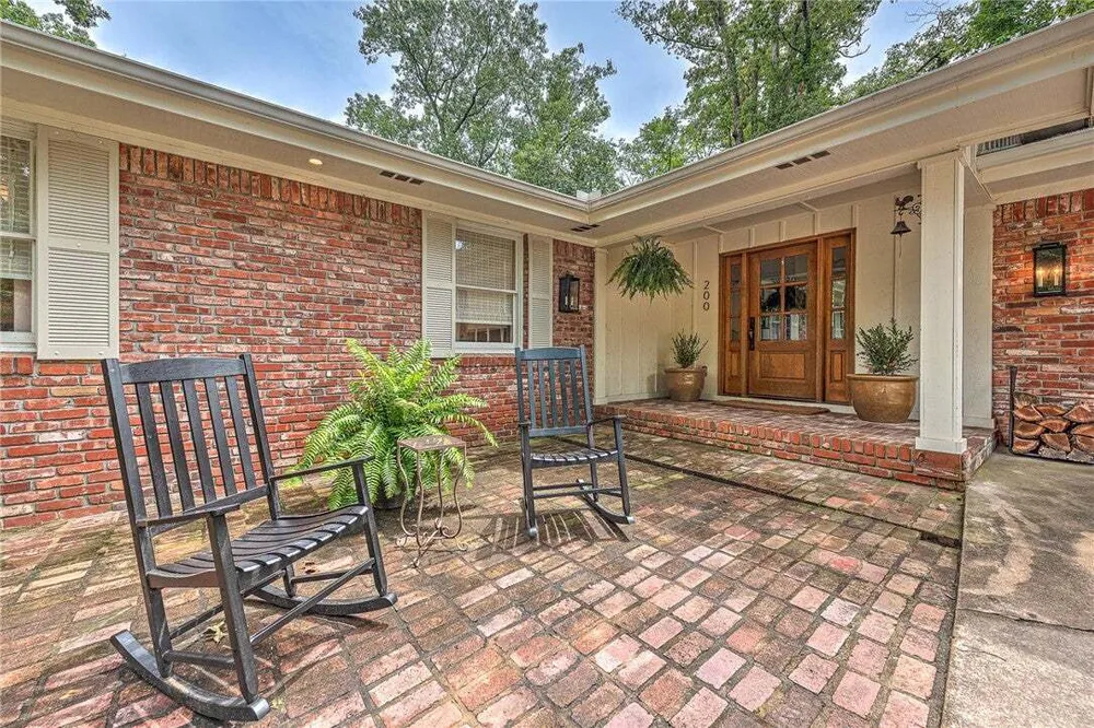 200 Kayla Dr, Rogers, AR 72756