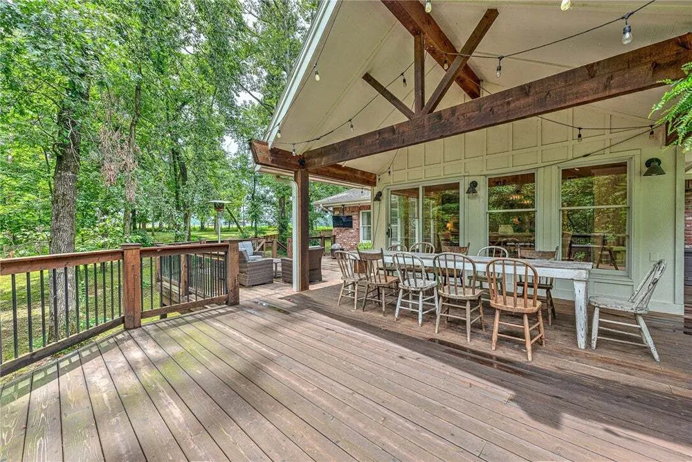 200 Kayla Dr, Rogers, AR 72756