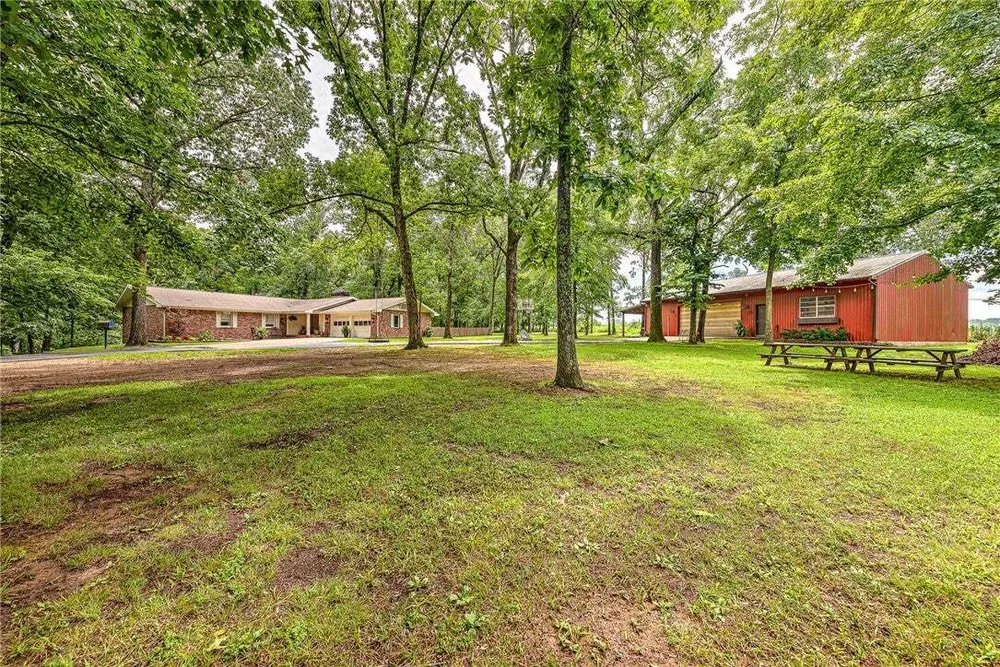 200 Kayla Dr, Rogers, AR 72756