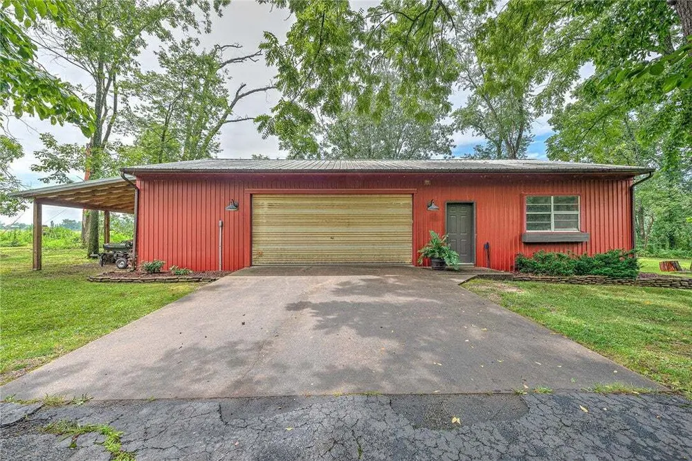 200 Kayla Dr, Rogers, AR 72756