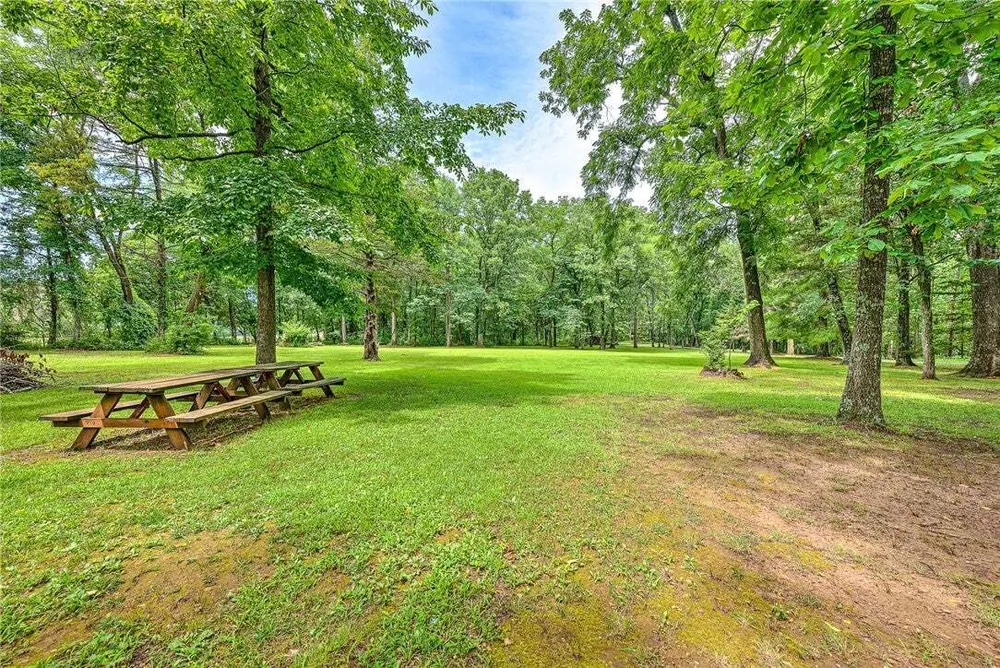 200 Kayla Dr, Rogers, AR 72756