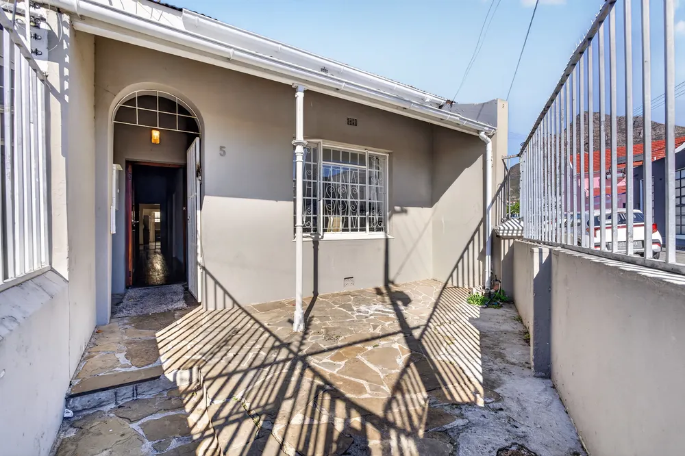 South Africa, Western Cape, Observatory, Scott Road, 5