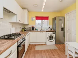 Featherstone Drive, Featherstone, Pontefract thumb 2