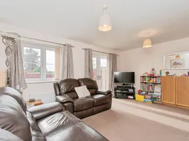 Featherstone Drive, Featherstone, Pontefract thumb 3
