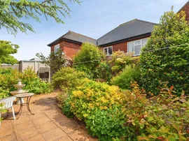 Sandringham Avenue, Helsby, Frodsham thumb 2