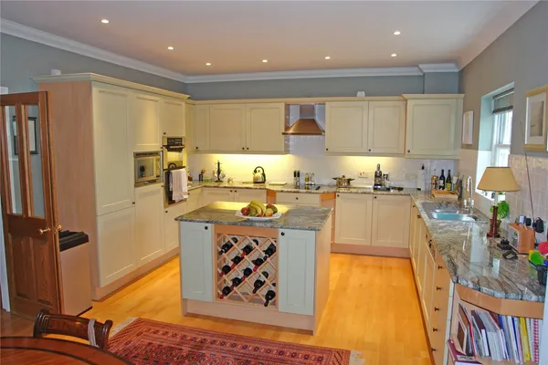 Corsbie Close, Bury St Edmunds, IP33 photo 2