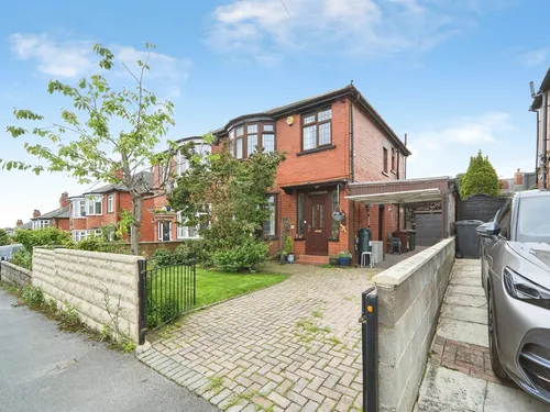 Montagu Gardens, LEEDSphoto